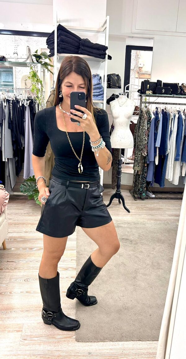 Shorts neri ecopelle con cintura Only