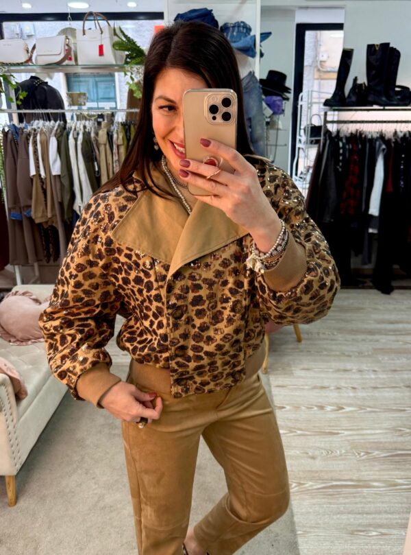 Trench over con applicazioni animalier di paillettes Motel