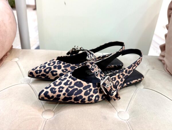 Slingback animalier con fibbiette