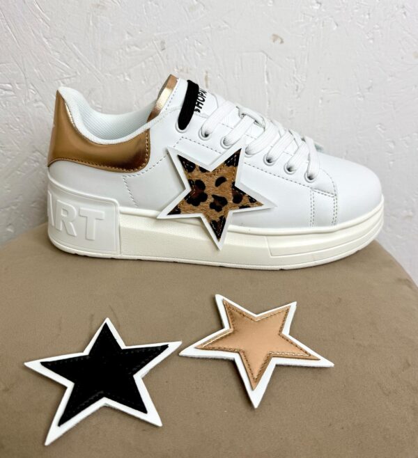 Sneakers con stella intercambiabile Shop art